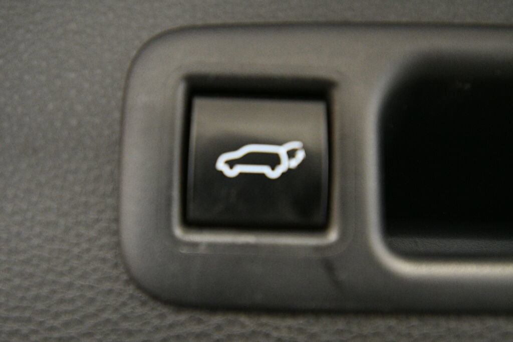 Certified 2023 Toyota Highlander XLE image 26