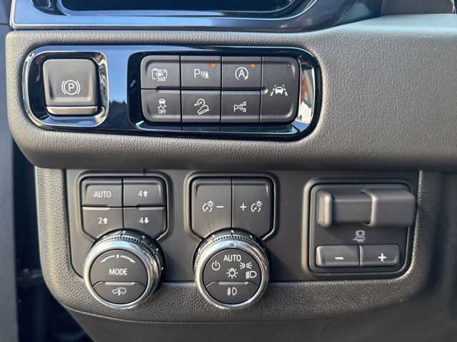 New 2025 GMC Yukon XL AT4 w/ AT4 Premium Plus Package image 12