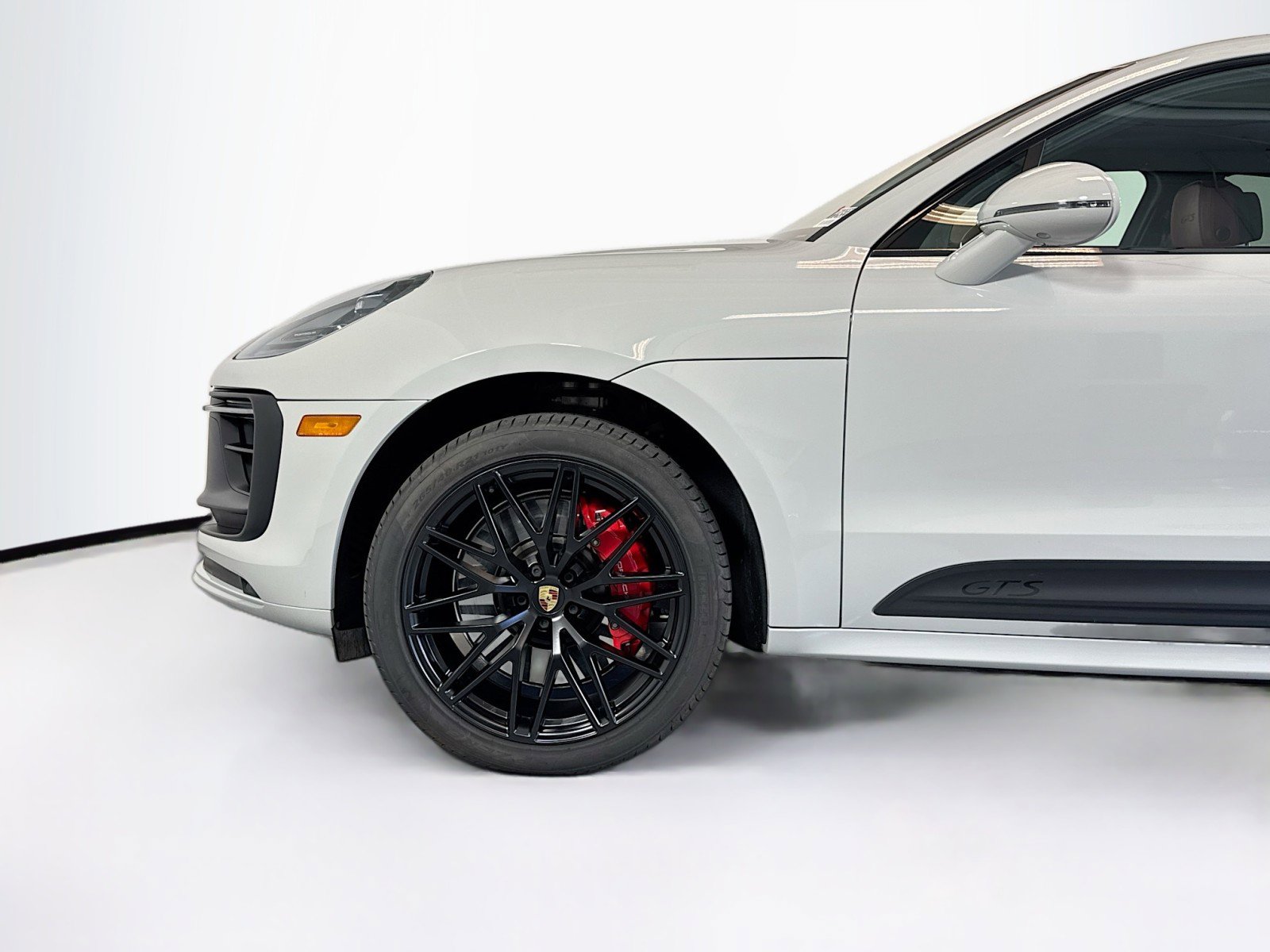 Certified 2023 Porsche Macan GTS image 29