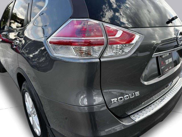 Used 2015 Nissan Rogue SV FWD image 14
