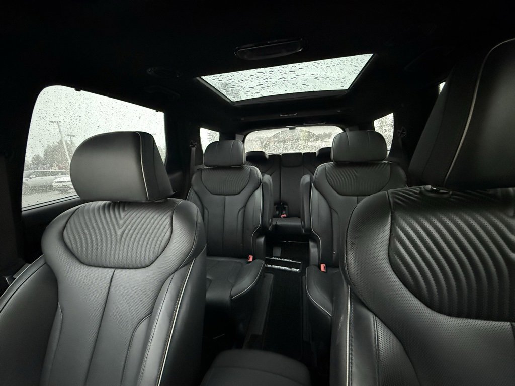 Used 2025 Hyundai Palisade Calligraphy image 8