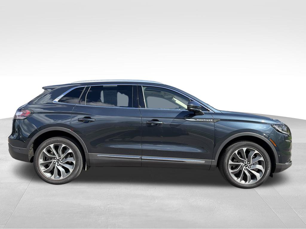 Used 2023 Lincoln Nautilus Reserve w/ Equipment Group 201A AWD/4WD image 2