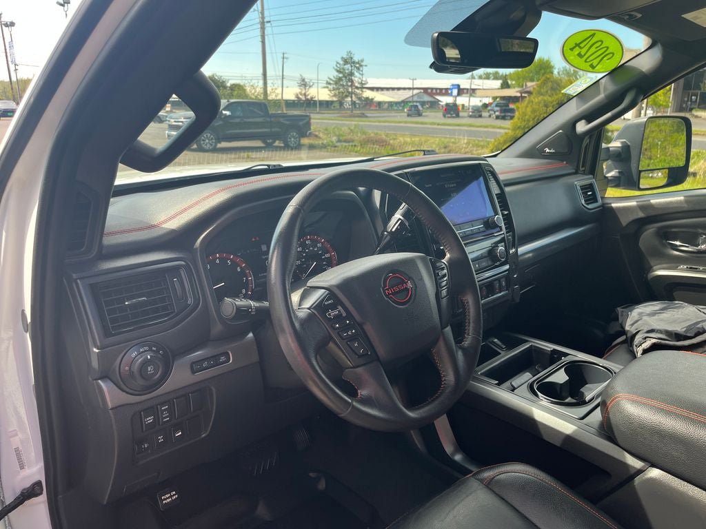 Used 2024 Nissan Titan PRO-4X w/ Pro-4x Convenience Package AWD/4WD image 11