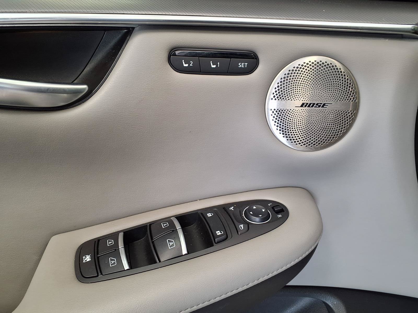 Used 2023 INFINITI QX50 Luxe w/ Cargo Package FWD image 24