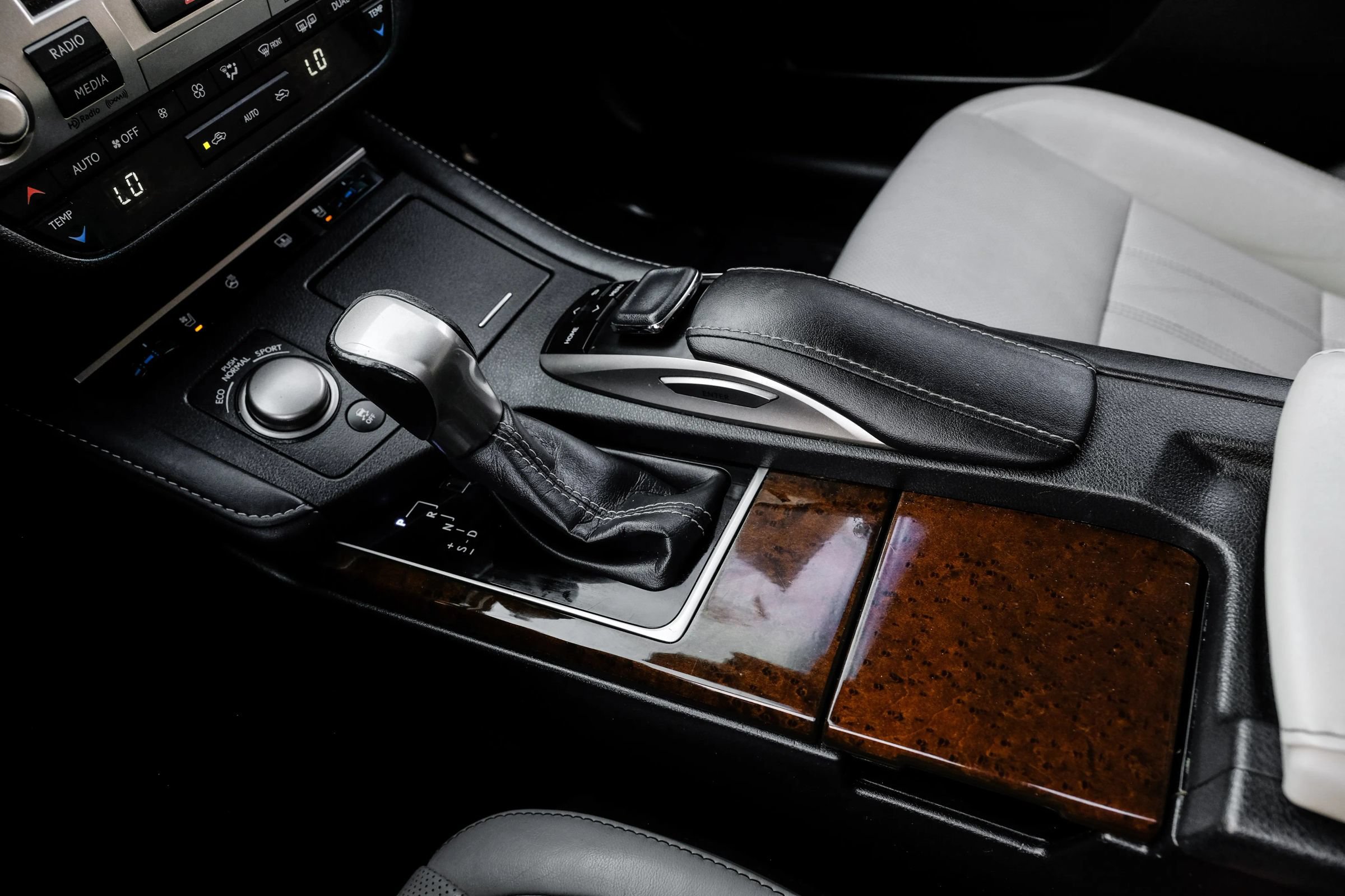 Used 2017 Lexus ES 350 w/ Luxury Package FWD image 27