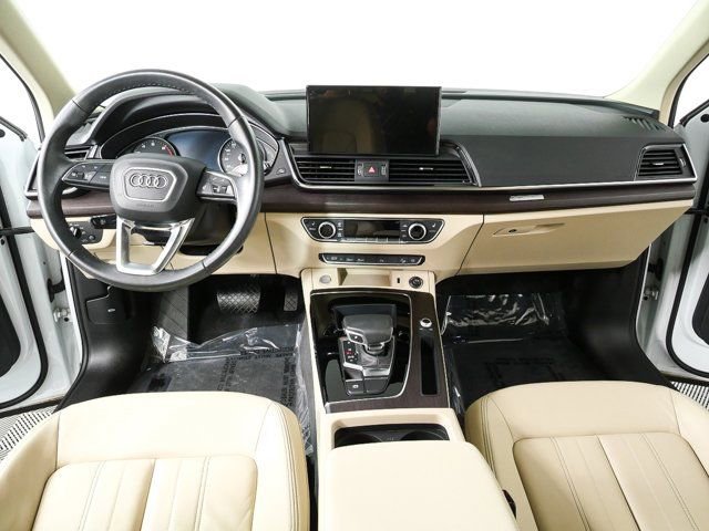 Used 2023 Audi Q5 2.0T Premium w/ Convenience Package AWD/4WD image 17