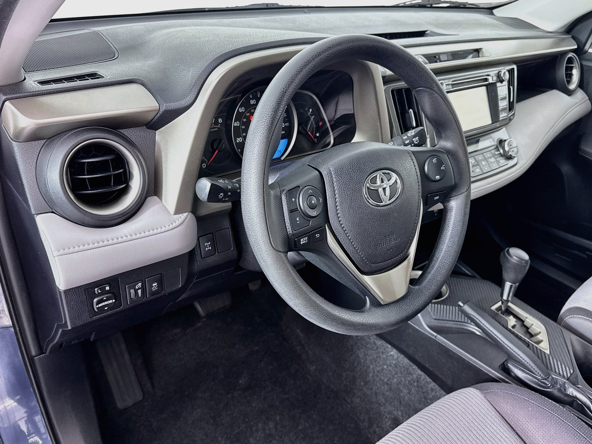 Used 2014 Toyota RAV4 XLE AWD/4WD image 9