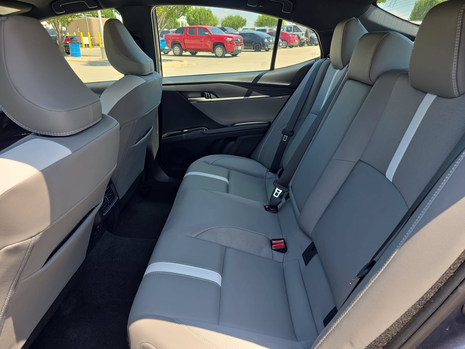 Used 2026 Toyota Camry SE w/ Multimedia Upgrade Package FWD image 11