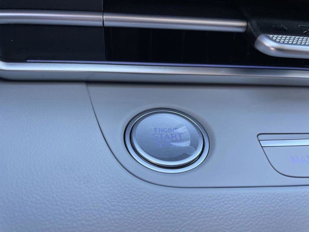 New 2026 Hyundai Elantra Limited image 35