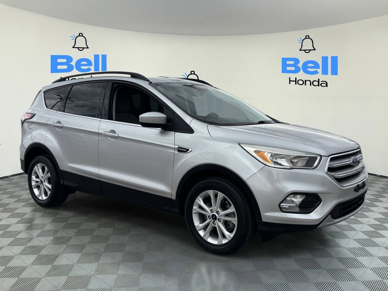 Used 2018 Ford Escape SE FWD image 7