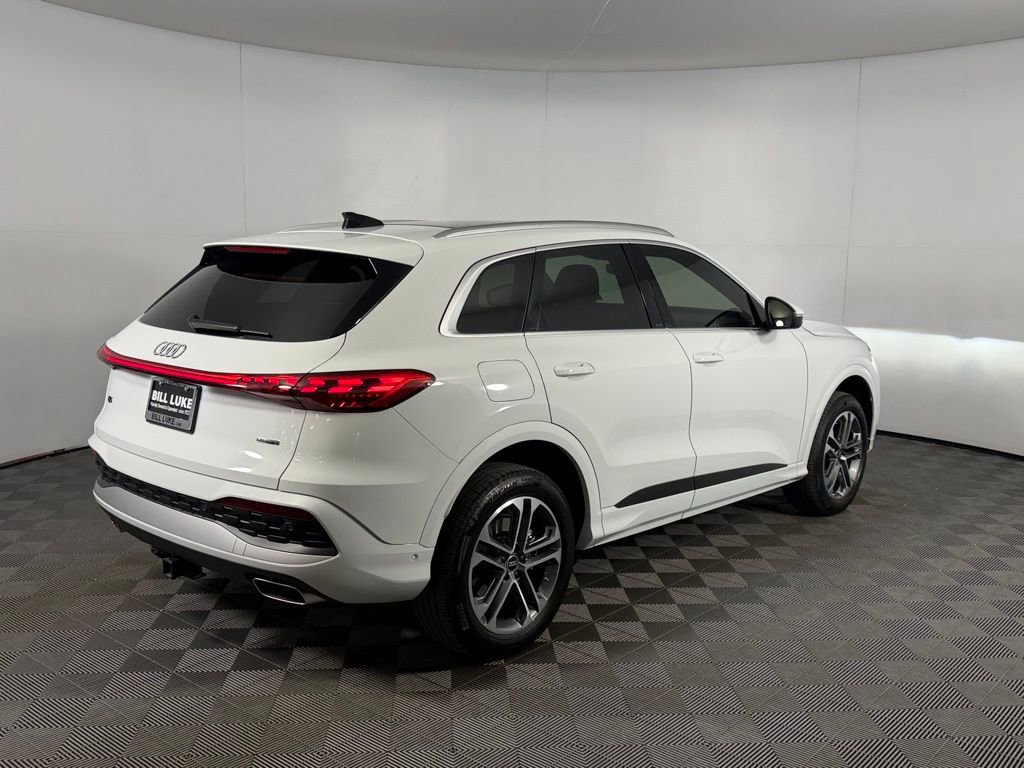 Used 2025 Audi Q5 Premium w/ Convenience Package image 7