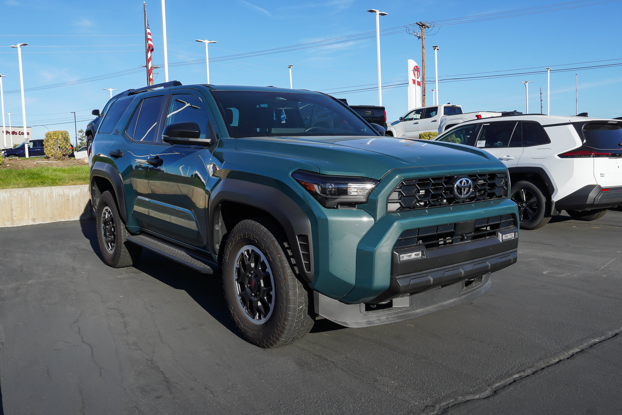Certified 2025 Toyota 4Runner TRD Off-Road Premium AWD/4WD image 2