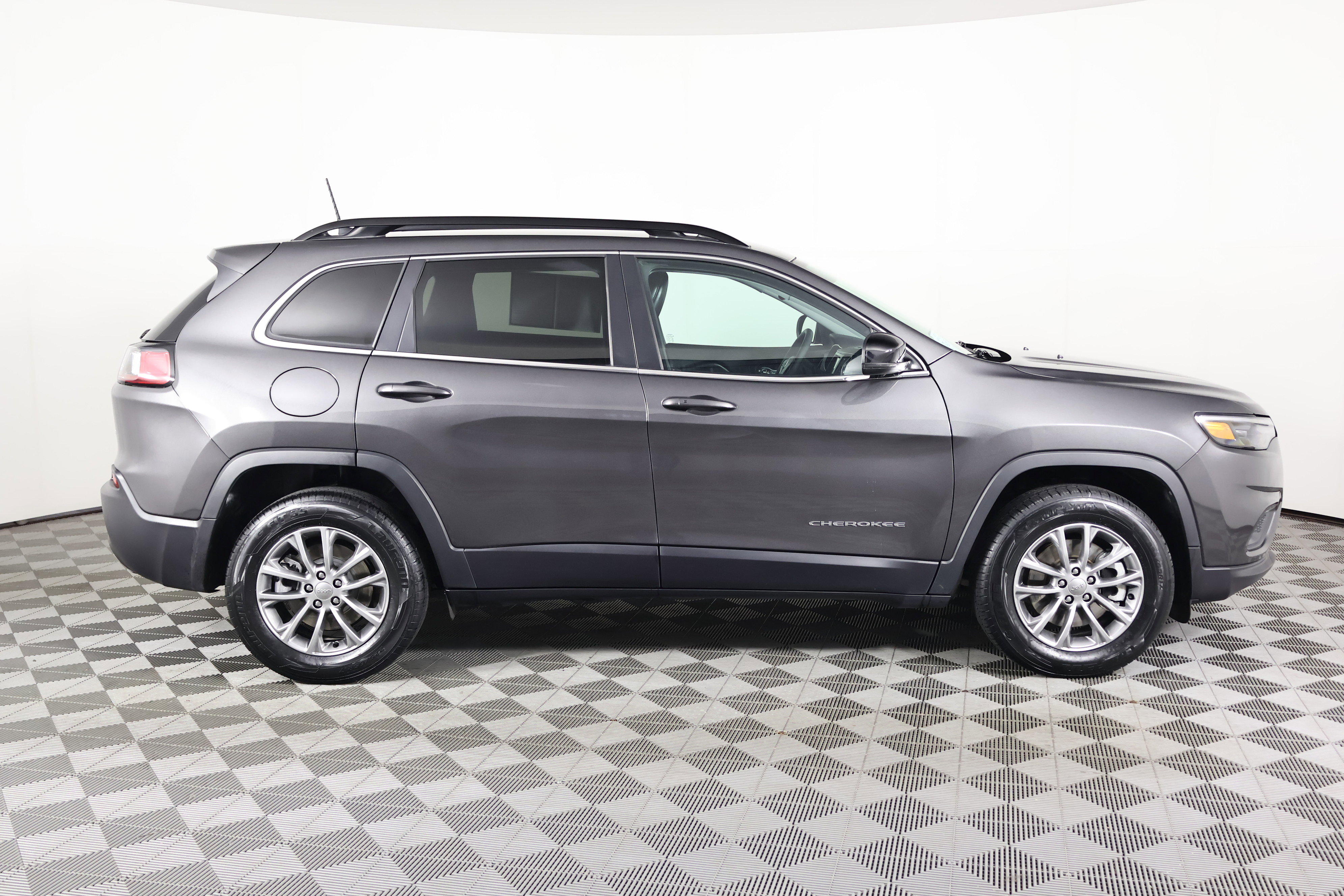 Used 2022 Jeep Cherokee Latitude Lux image 5