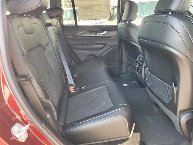 New 2025 Jeep Grand Cherokee Altitude image 14