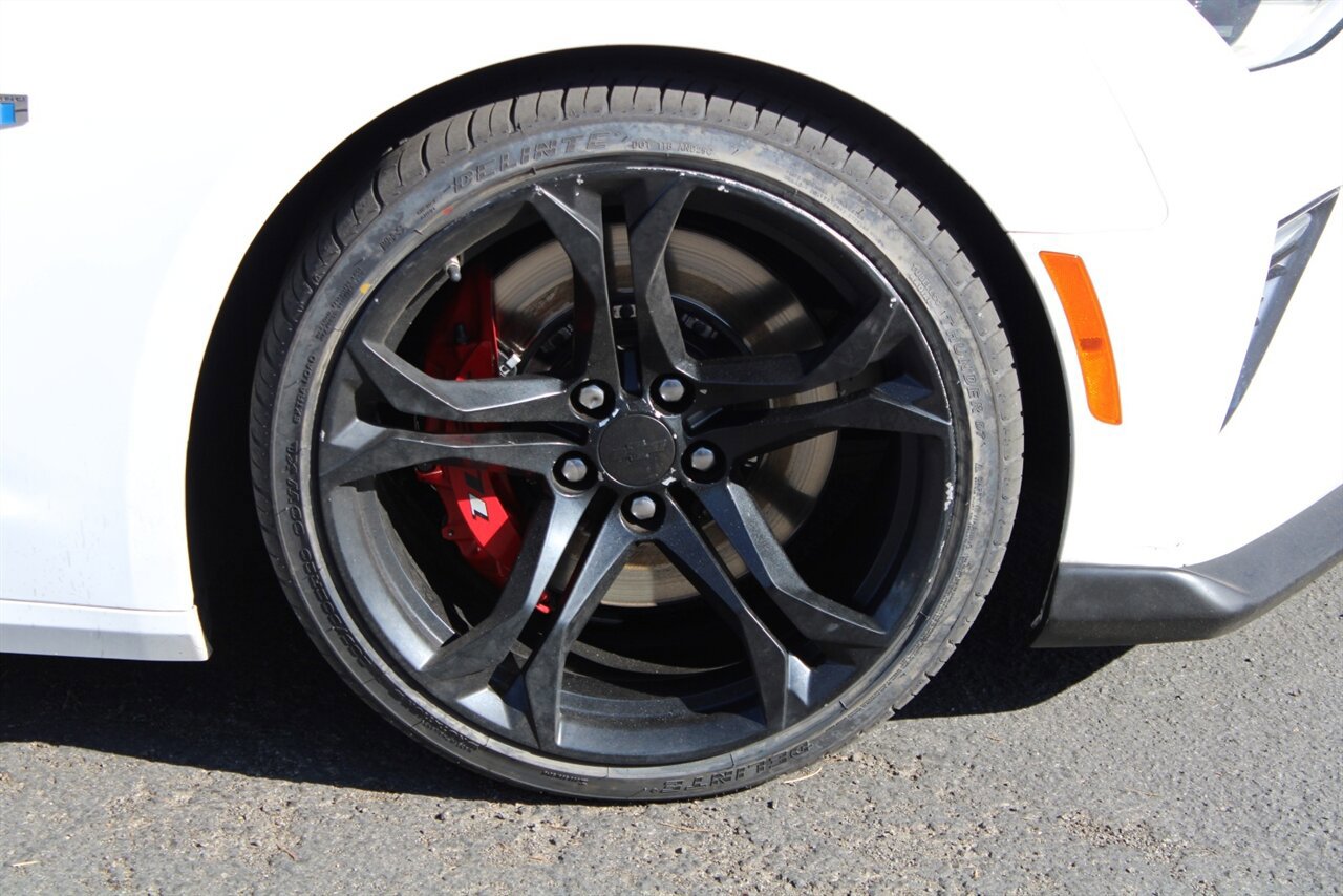 Used 2018 Chevrolet Camaro SS RWD image 14