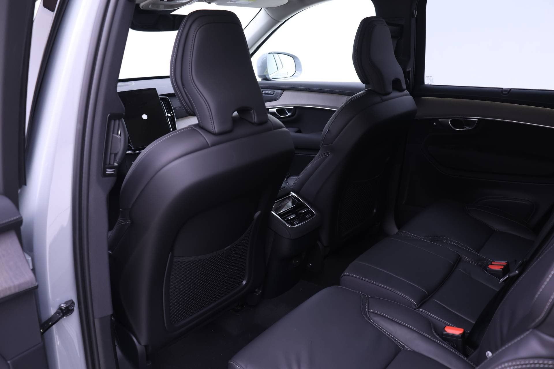 New 2026 Volvo XC90 B6 Ultra w/ Protection Package image 11