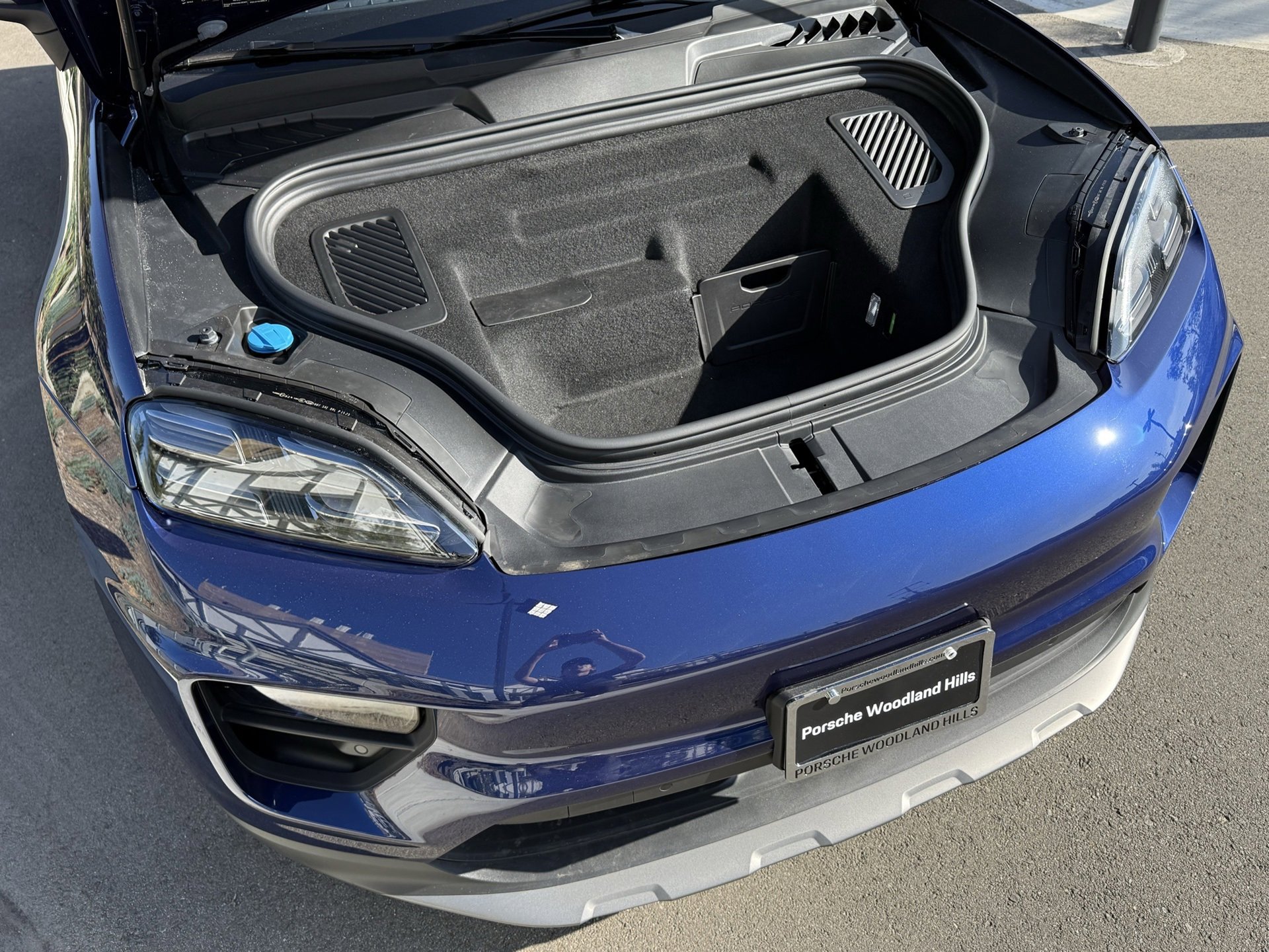 Used 2025 Porsche Macan Electric image 30