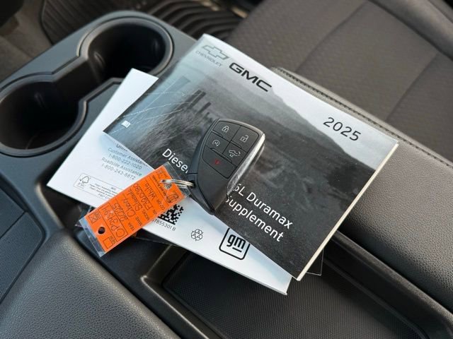 Used 2025 Chevrolet Silverado 2500 LT w/ Convenience Package AWD/4WD image 5