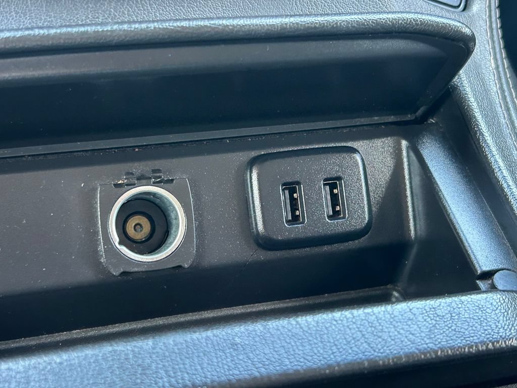 Used 2017 GMC Yukon Denali RWD image 38