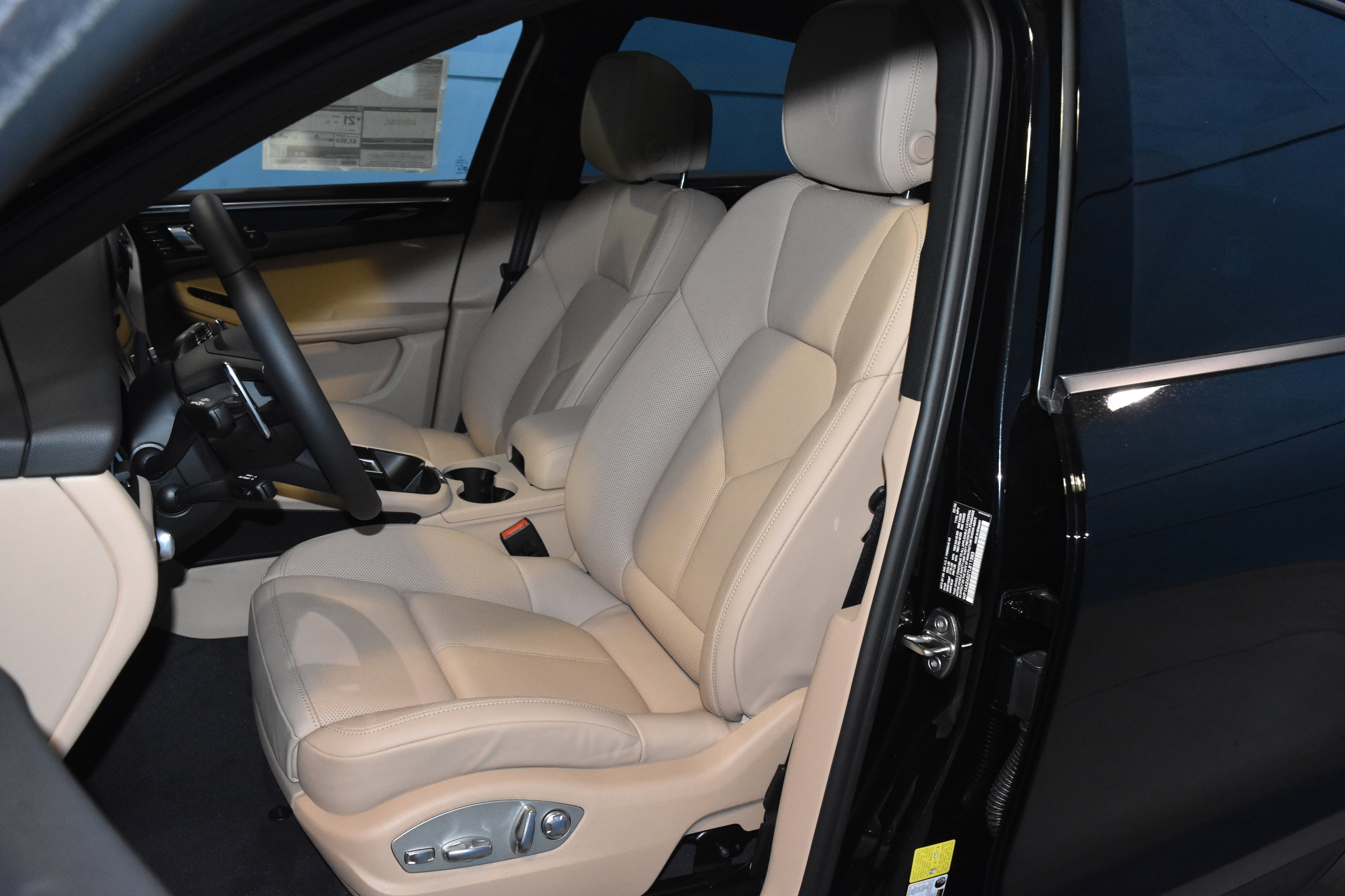New 2026 Porsche Macan image 5