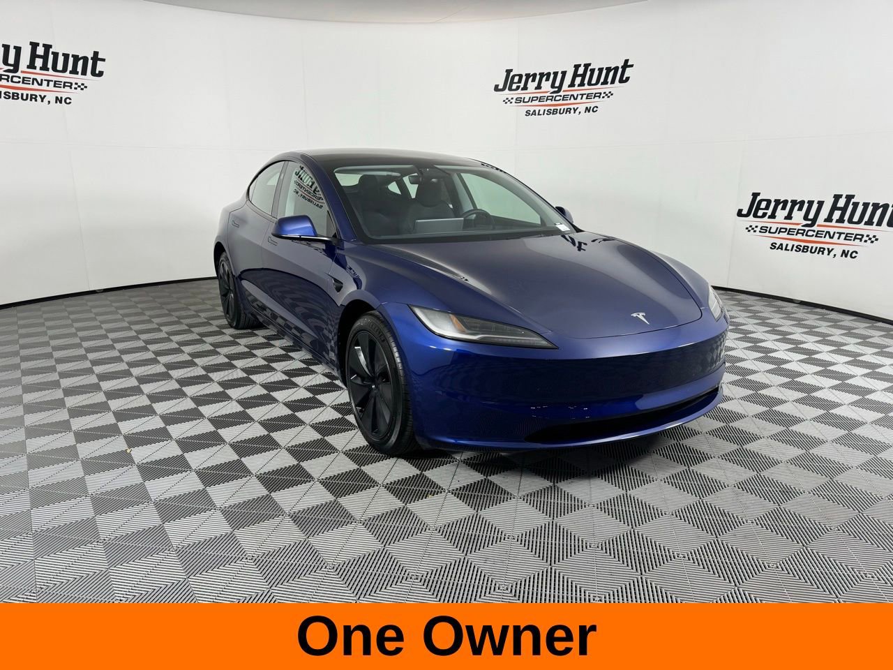Used 2024 Tesla Model 3 Standard Range RWD image 5