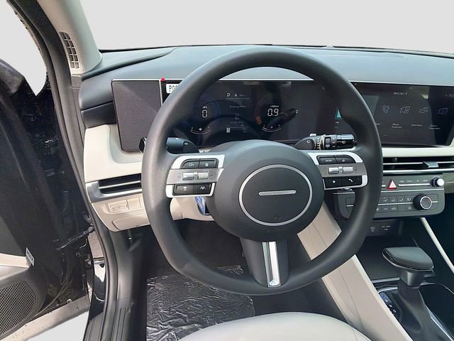 New 2026 Hyundai Tucson SE image 11