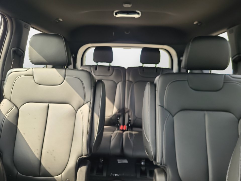 New 2026 Jeep Grand Cherokee L Limited AWD/4WD image 12