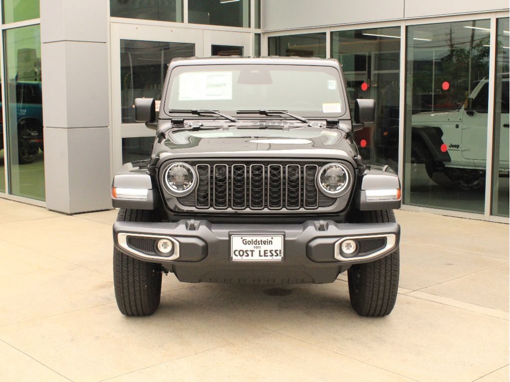 New 2026 Jeep Gladiator Sport AWD/4WD image 2