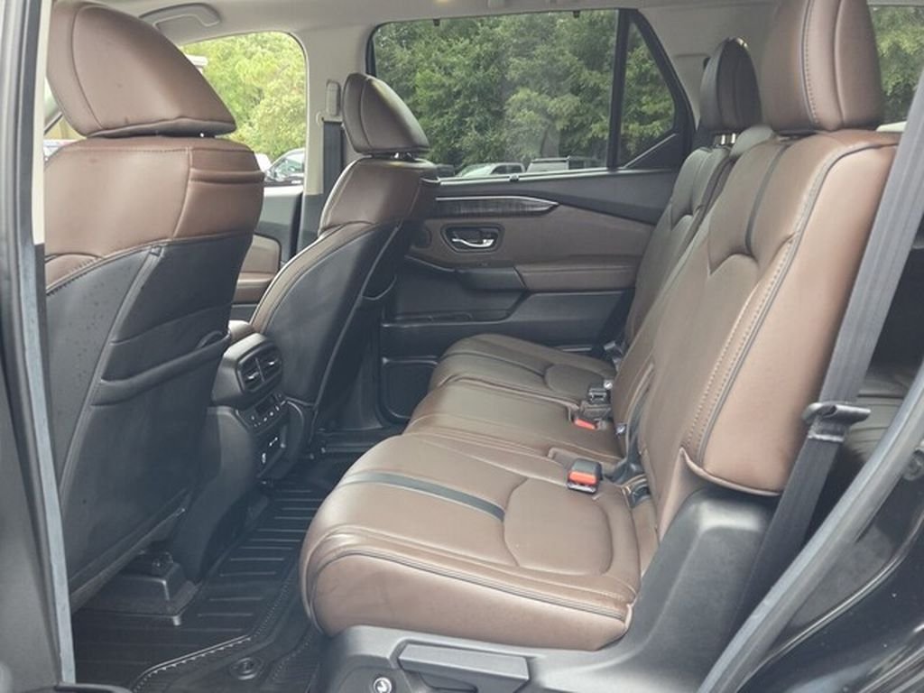 Used 2025 Honda Pilot Elite image 7