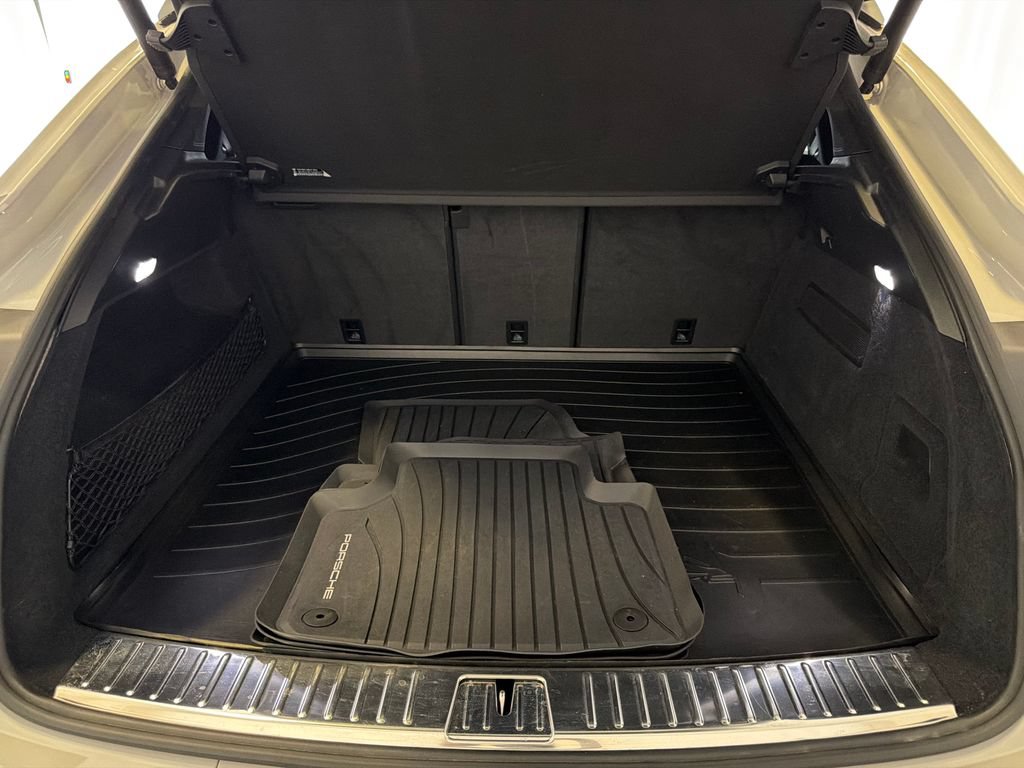 Certified 2024 Porsche Cayenne Coupe AWD/4WD image 28