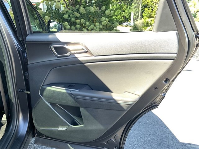 Used 2026 Kia Sportage SX image 11