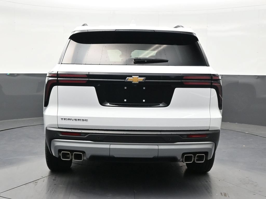 Used 2025 Chevrolet Traverse LT FWD image 4