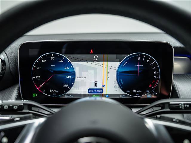 Used 2025 Mercedes-Benz GLC 350e 4MATIC image 22