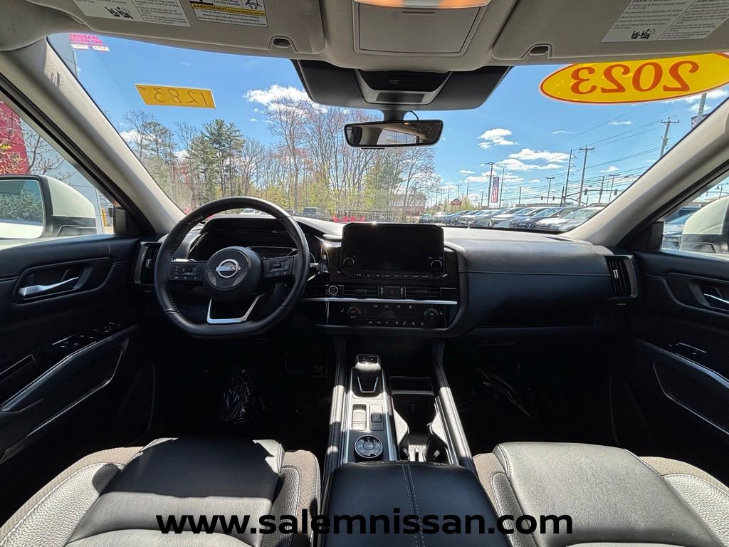 Certified 2023 Nissan Pathfinder SL w/ Black Appearance Package AWD/4WD image 13
