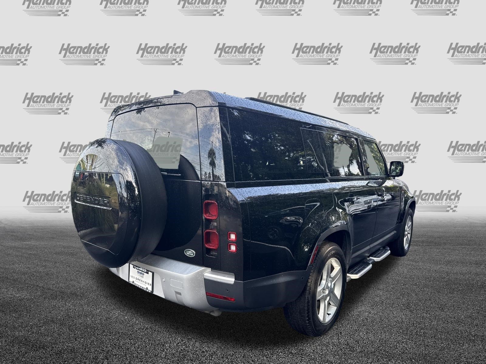 Used 2023 Land Rover Defender 130 SE AWD/4WD image 10