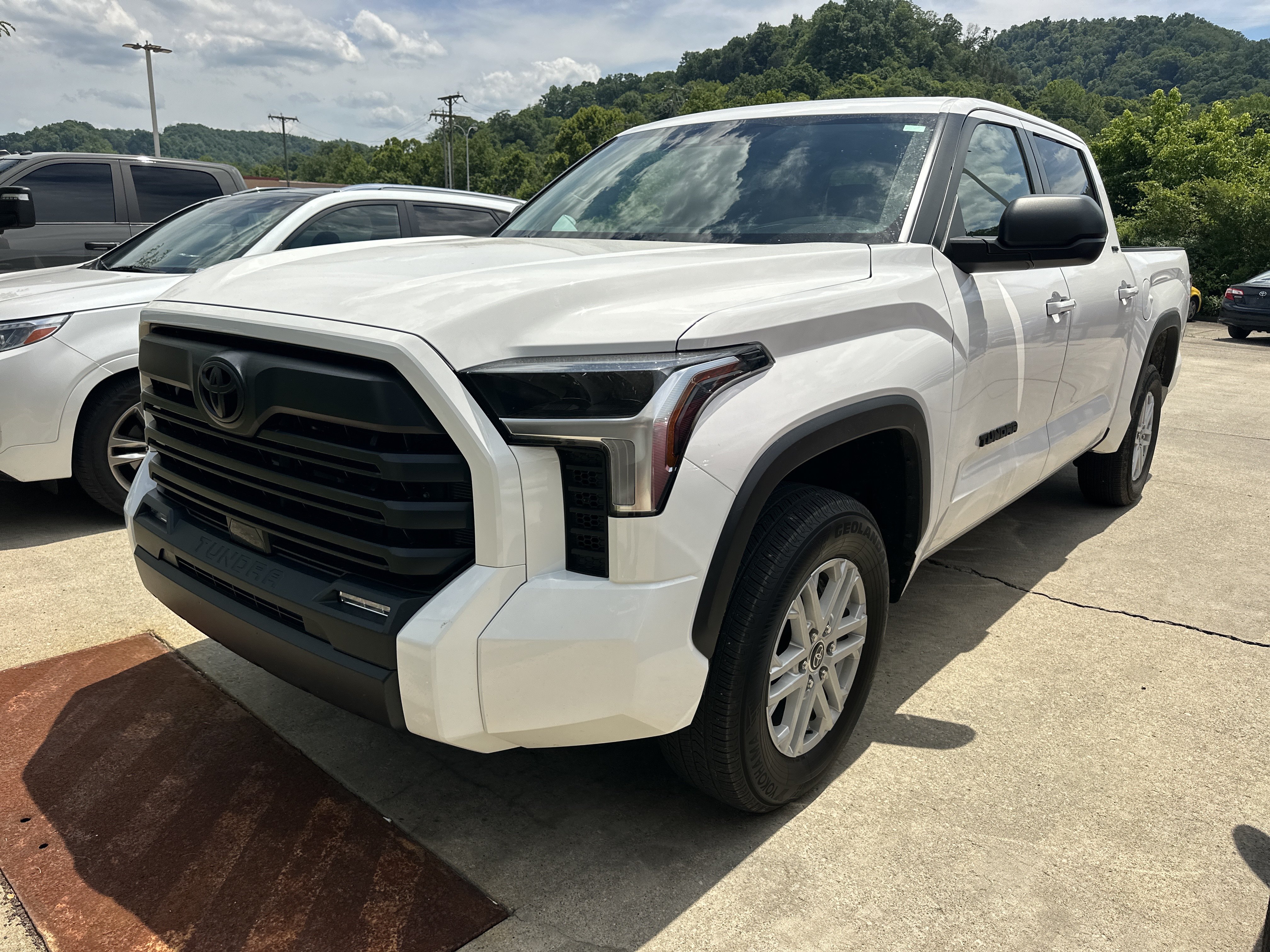 Used 2024 Toyota Tundra SR5 w/ SR5 Premium Package AWD/4WD image 5