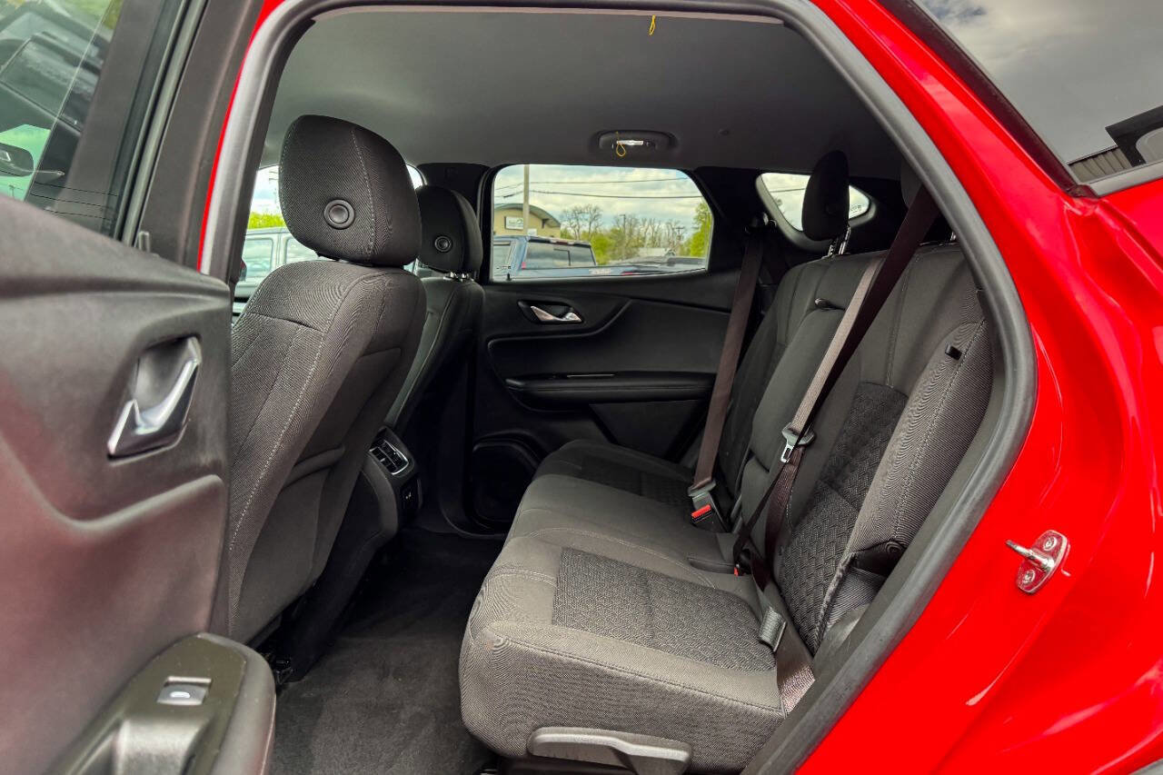 Used 2021 Chevrolet Blazer LT w/ LPO, Black Accent Package FWD image 18