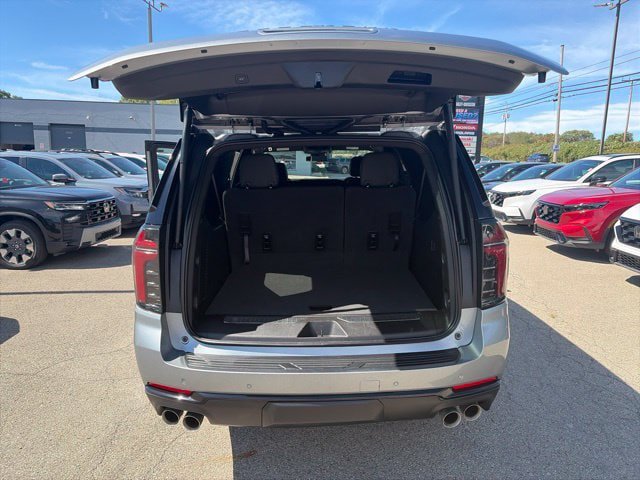 Used 2025 Chevrolet Suburban Z71 AWD/4WD image 15