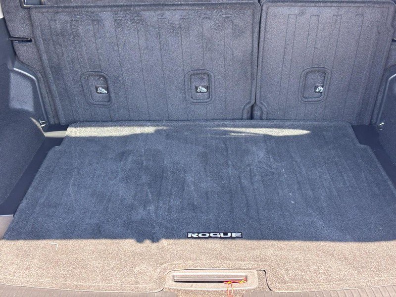 Used 2024 Nissan Rogue SV image 4