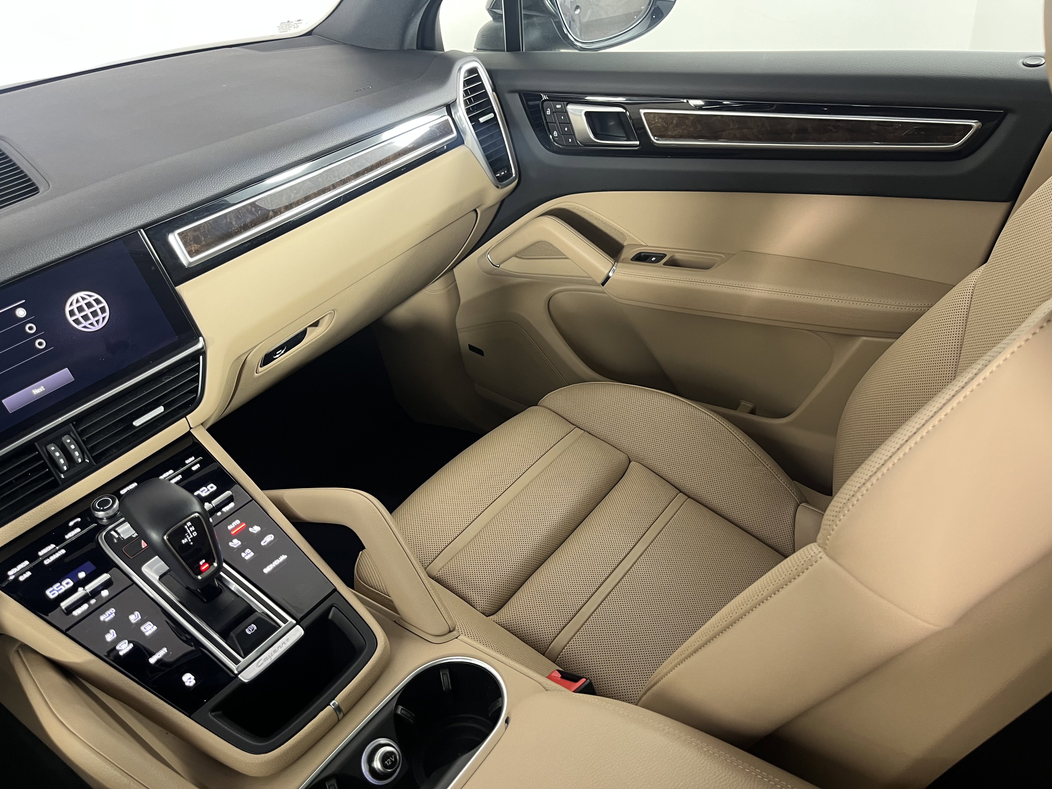 Used 2023 Porsche Cayenne image 11