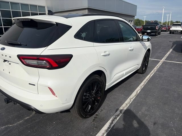 Used 2024 Ford Escape ST-Line Elite w/ Premium Technology Package AWD/4WD image 11