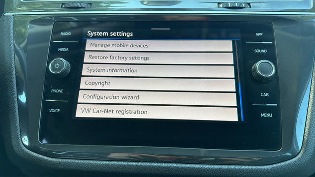 Used 2024 Volkswagen Tiguan SE AWD/4WD image 26