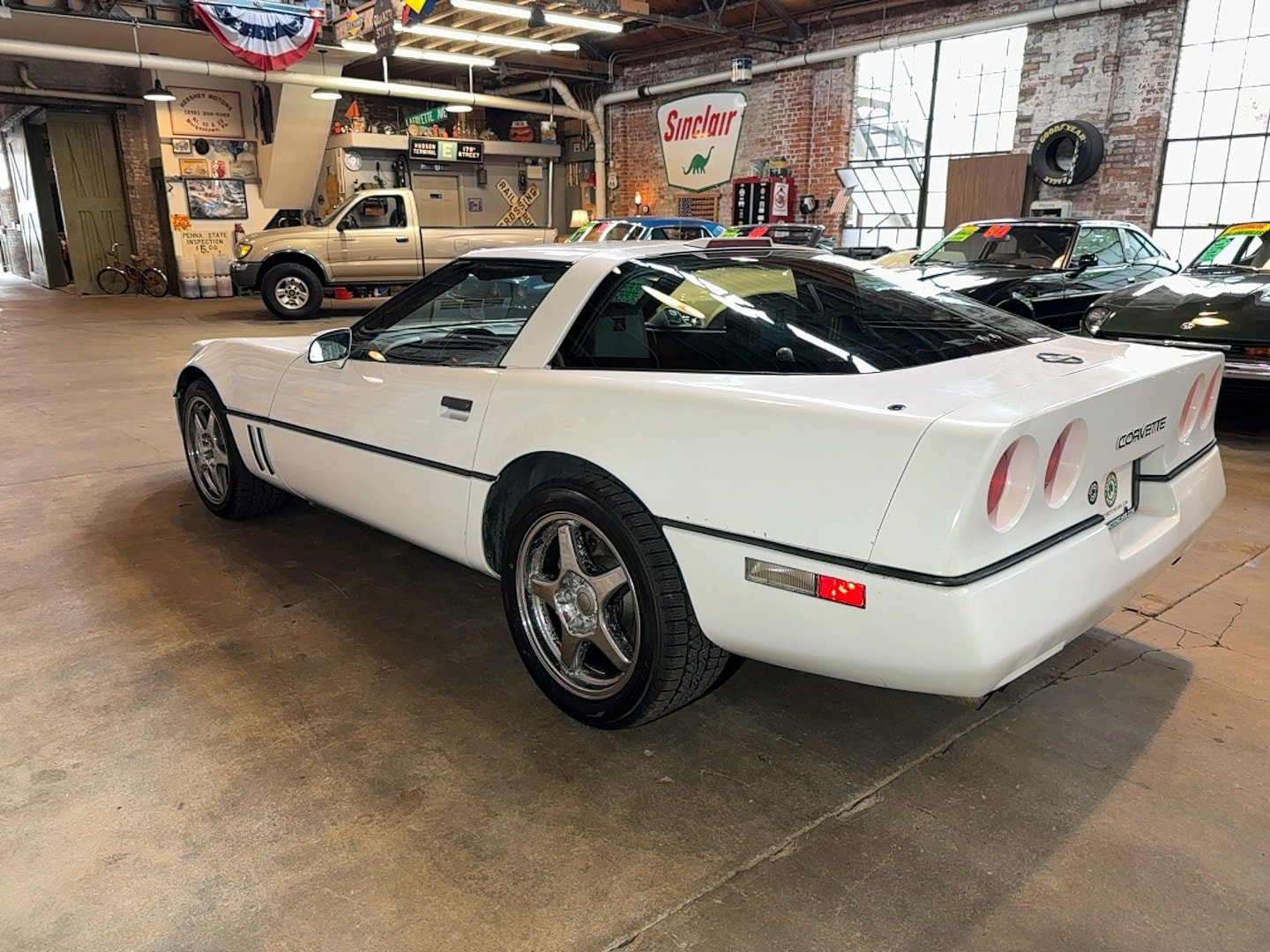 Used 1990 Chevrolet Corvette Coupe RWD image 5