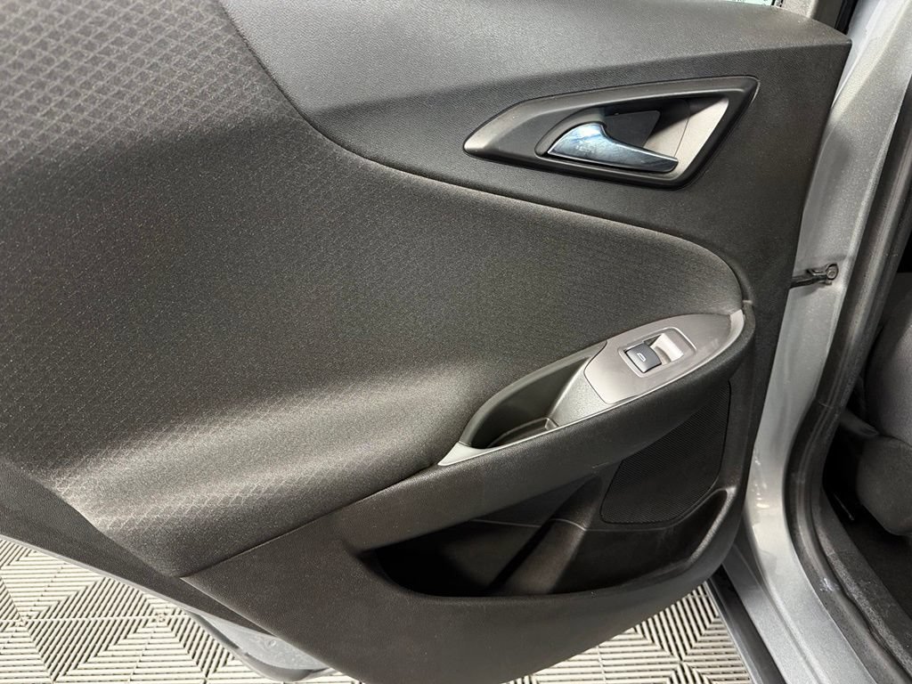 Used 2025 Chevrolet Malibu RS FWD image 24