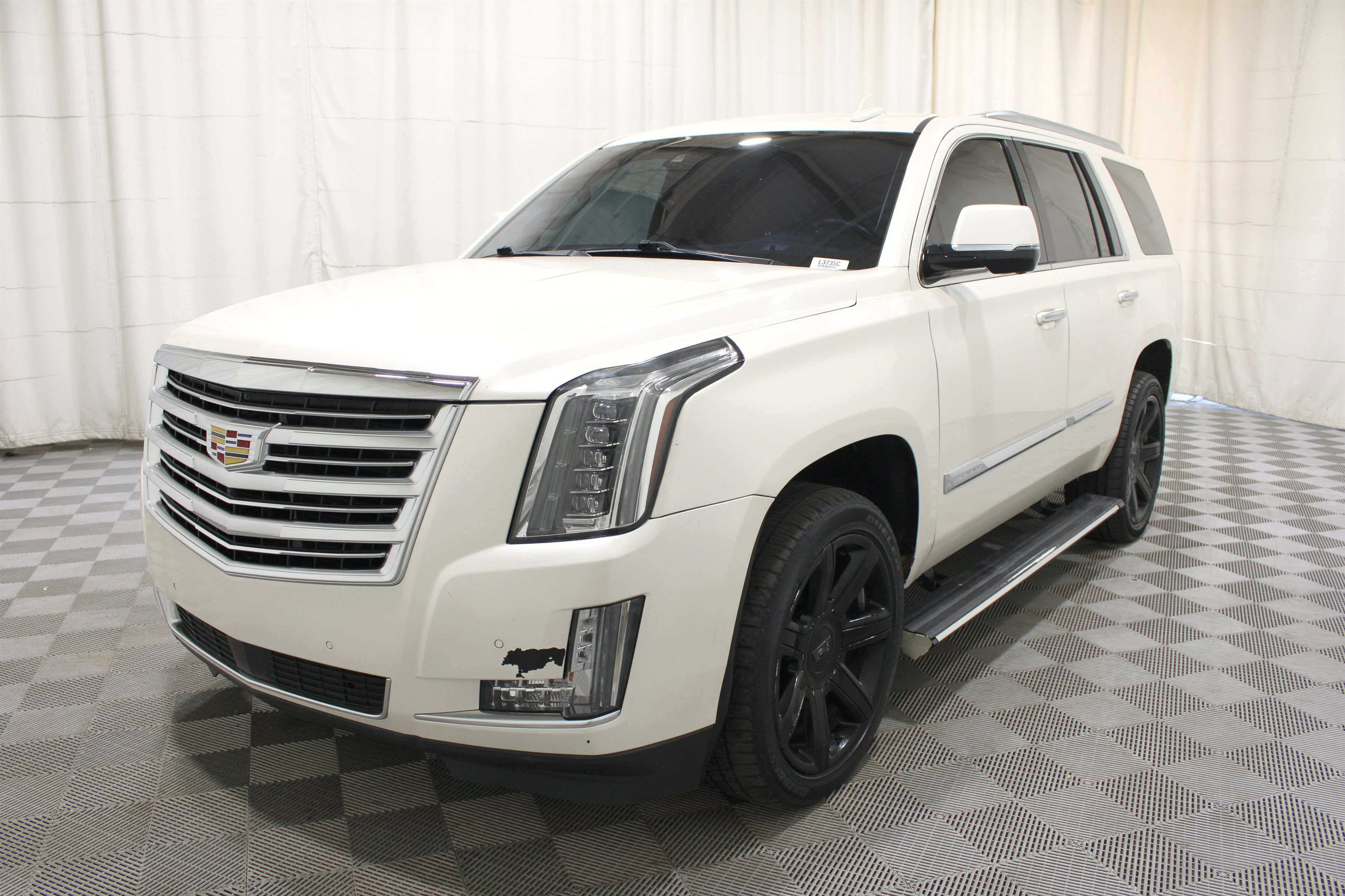 Used 2015 Cadillac Escalade Premium AWD/4WD image 39