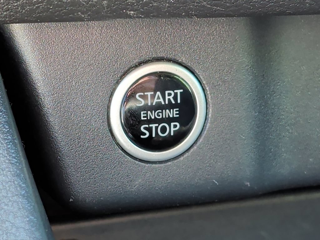 Used 2023 Nissan Rogue S AWD/4WD image 26