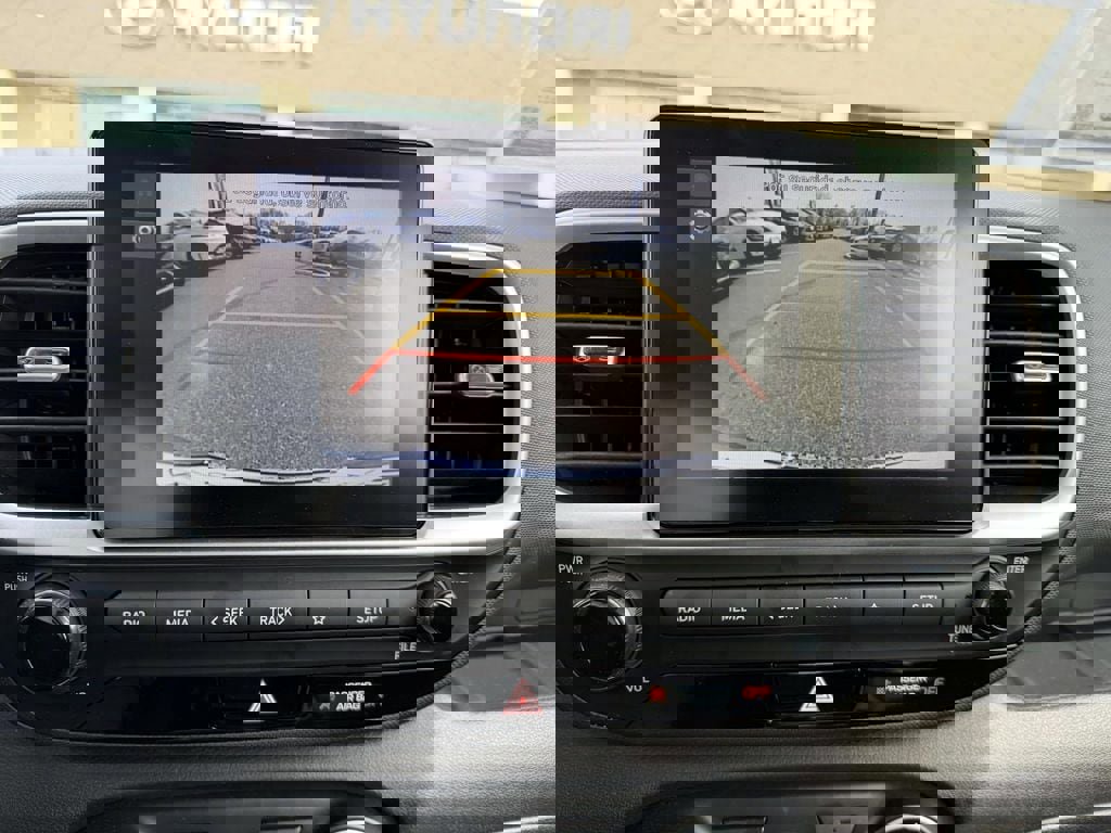 Certified 2025 Hyundai Venue SE image 20