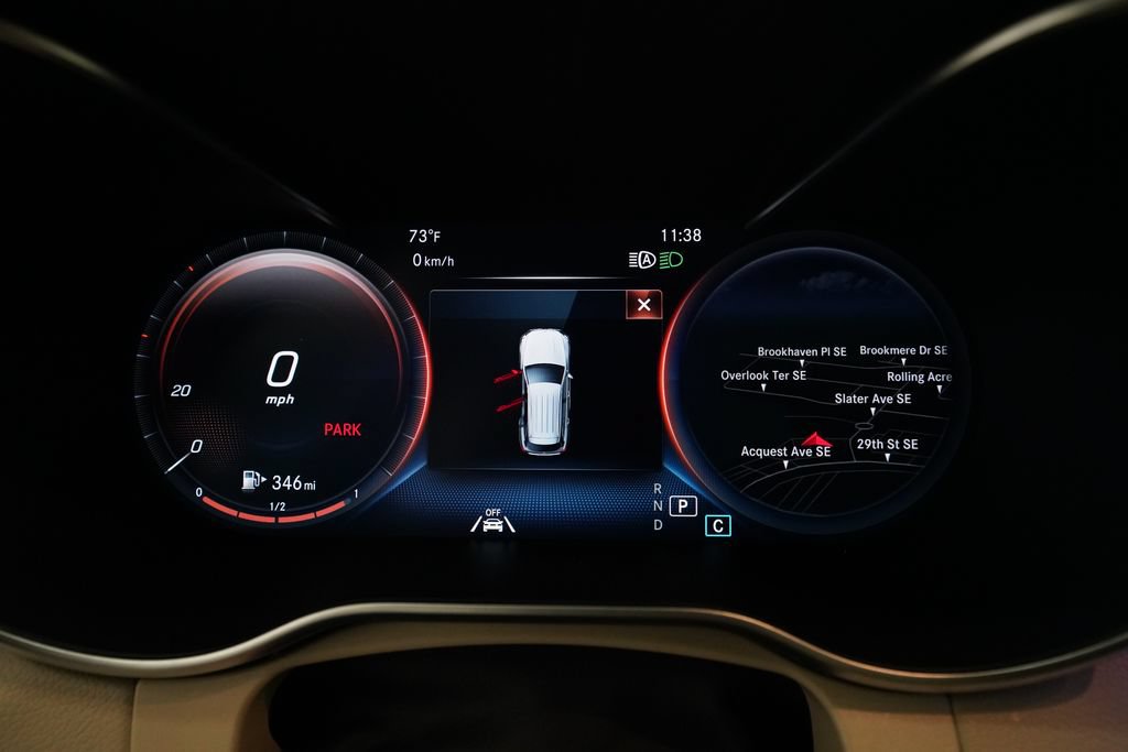 Used 2021 Mercedes-Benz GLC 300 4MATIC image 2