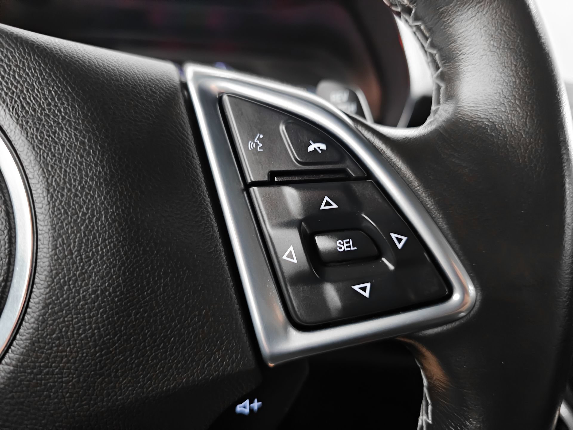 Used 2022 Chevrolet Camaro LT RWD image 27