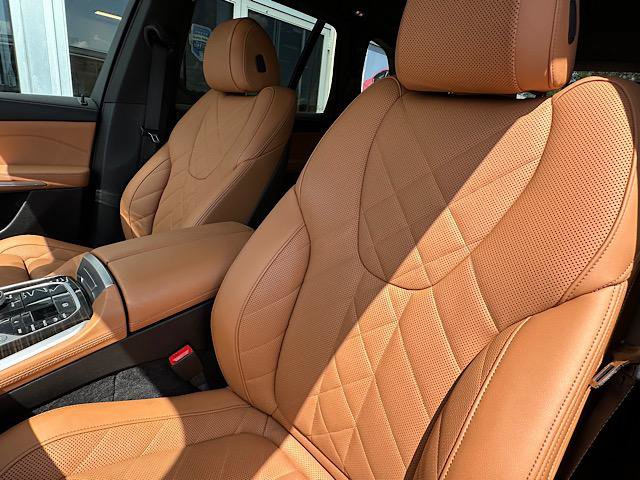 Used 2024 BMW X5 xDrive40i w/ Premium Package AWD/4WD image 17
